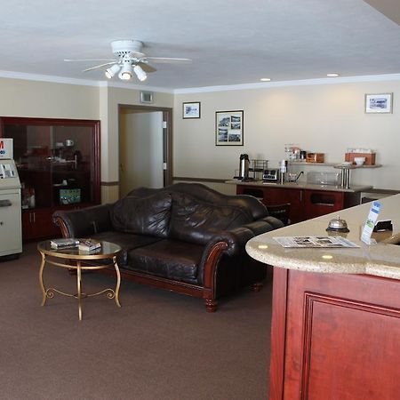 Red Carpet Inn On The Lake - Oneonta Room photo