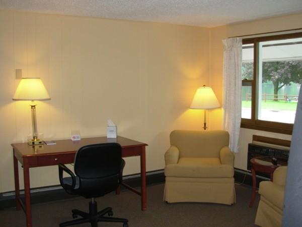 Red Carpet Inn On The Lake - Oneonta Room photo