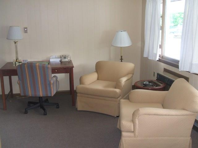 Red Carpet Inn On The Lake - Oneonta Room photo