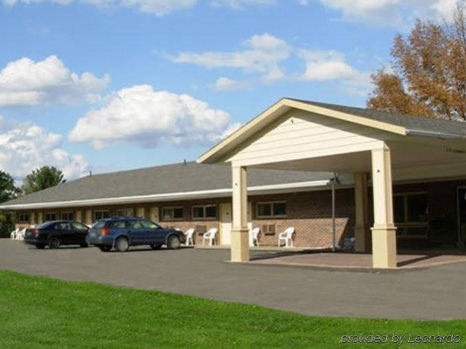 Red Carpet Inn On The Lake - Oneonta Exterior photo