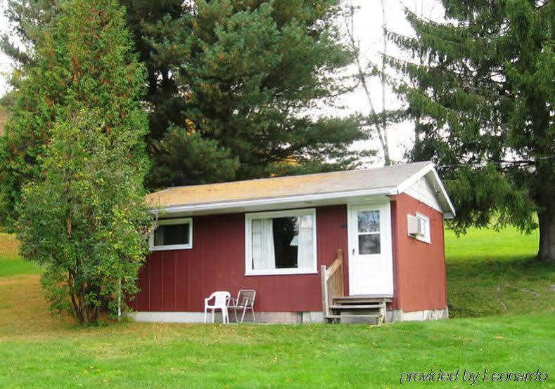 Red Carpet Inn On The Lake - Oneonta Exterior photo